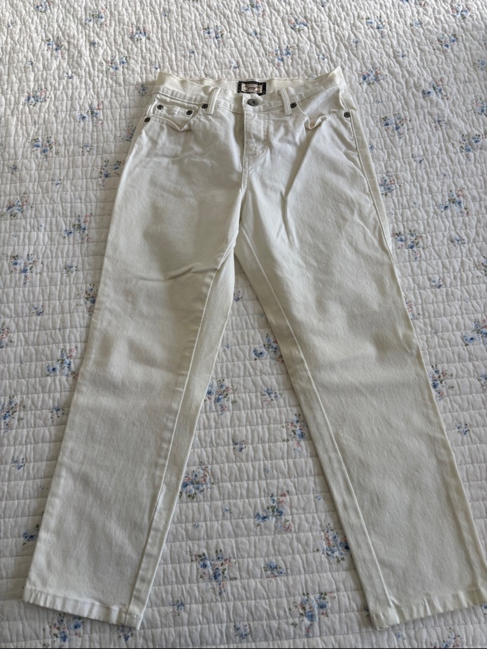 Women’s Levi’s Perfectly Slimming Ankle Pencil 512 Jeans- White size 4P